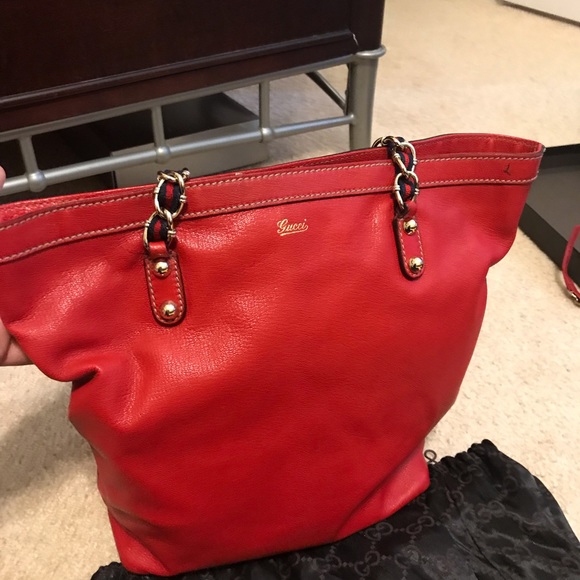 red gucci tote